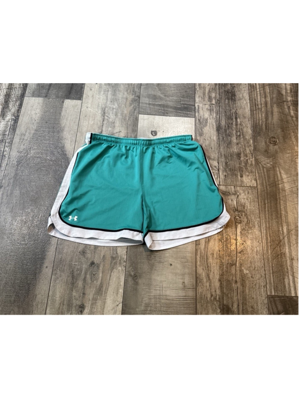 Under Armour HeatGear Teal Black White Athletic Shorts Women’s Ladies Size Large